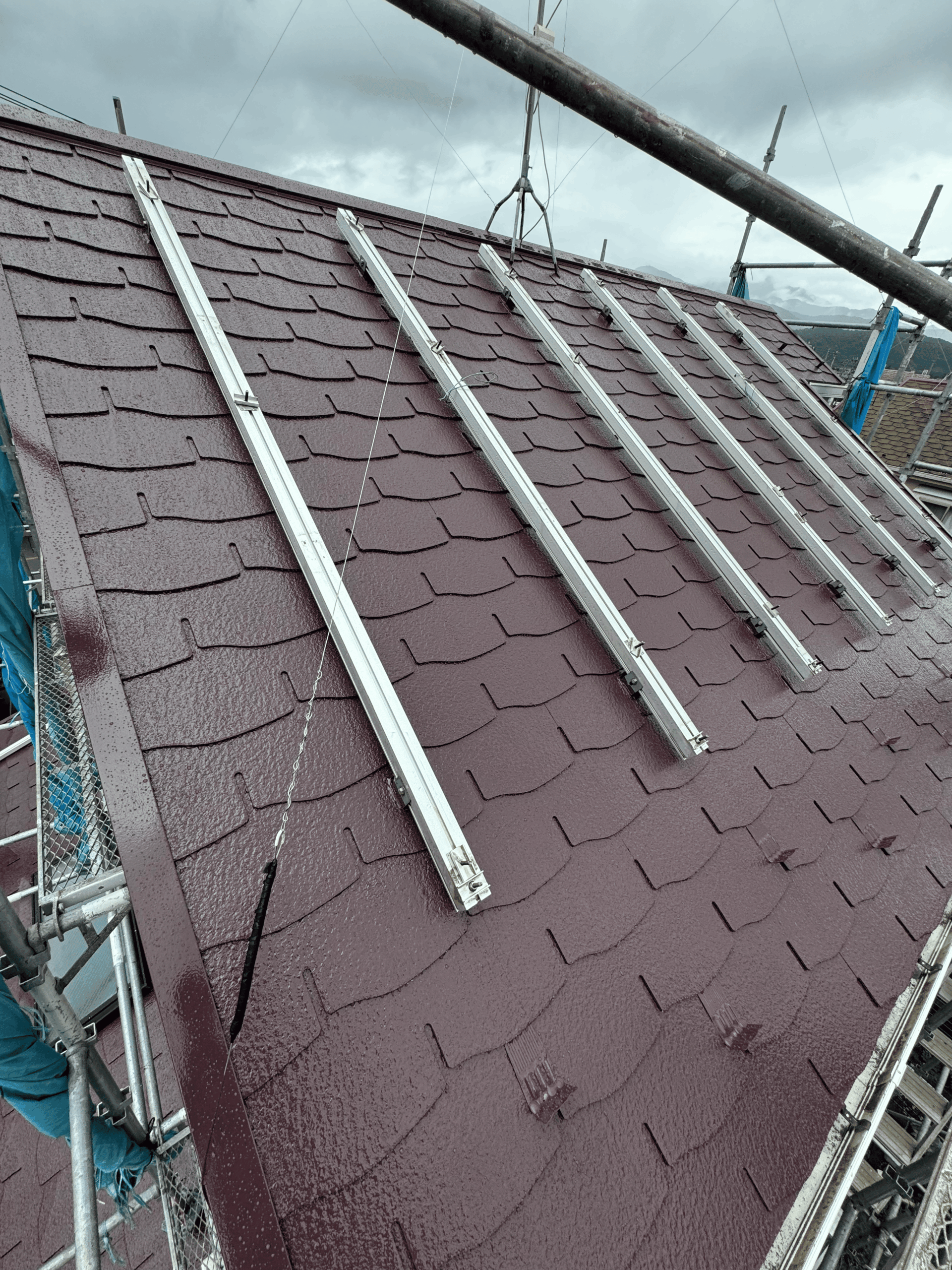 屋根塗装完了後（パネル復旧前）