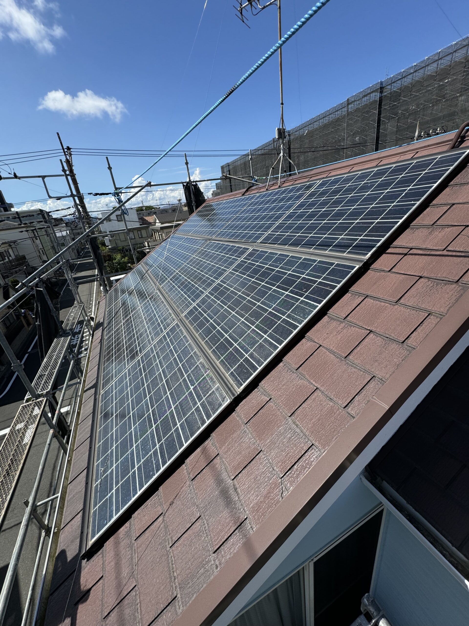 神奈川県相模原市屋根塗装に伴う太陽光パネル脱着（16枚）＿パネル取り外し前（施工前）