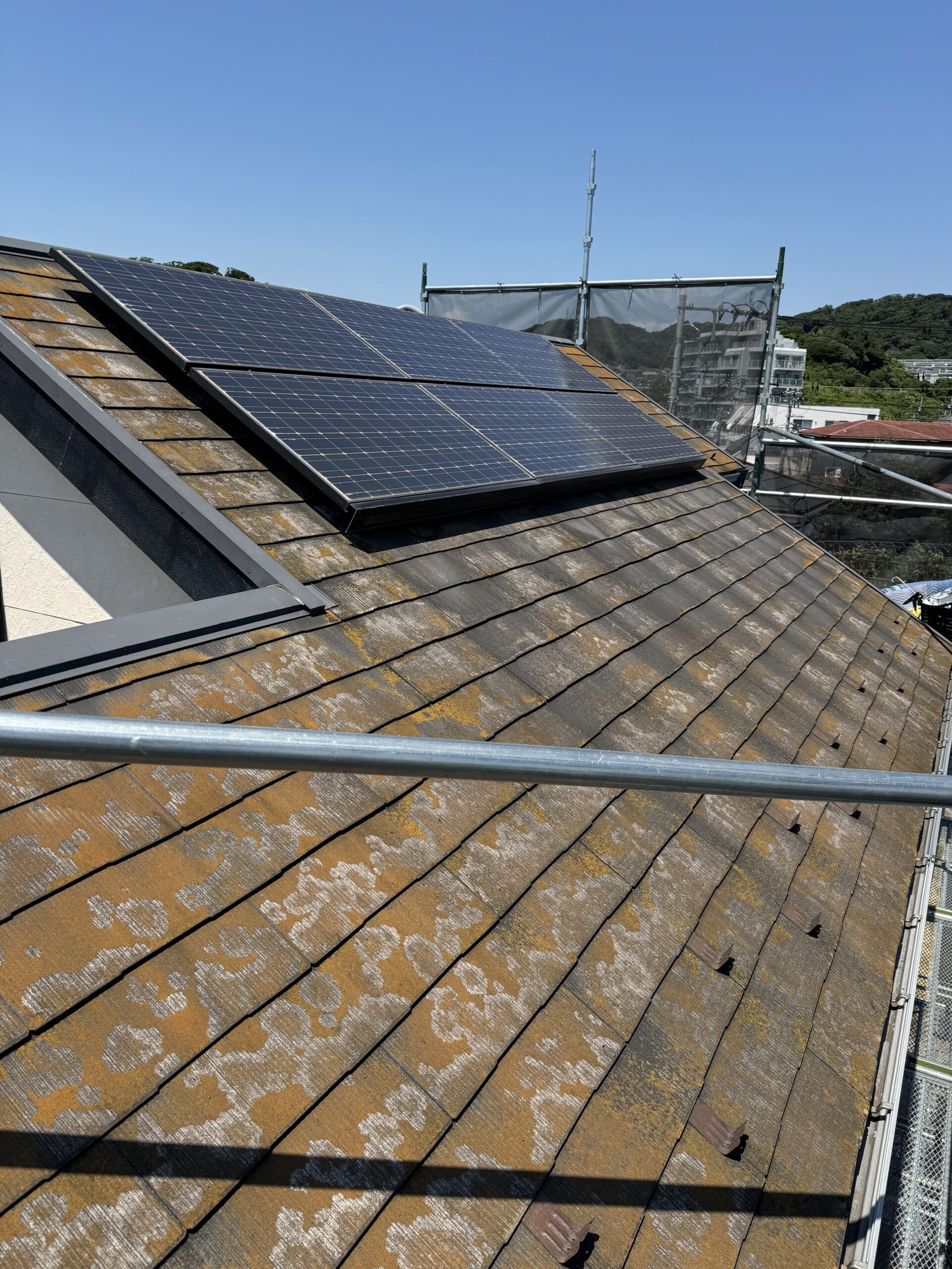 ビフォー（工事前の屋根・太陽光パネル取り外し前）