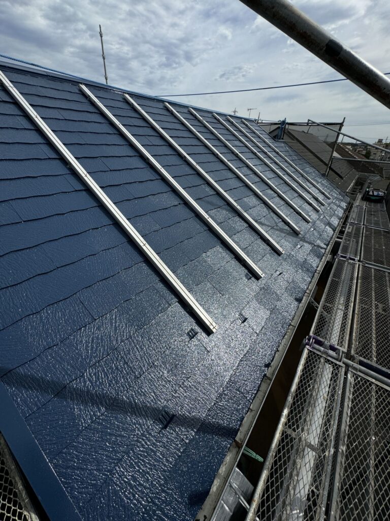 栃木県小山市 屋根塗装完了後・太陽光パネル復旧前